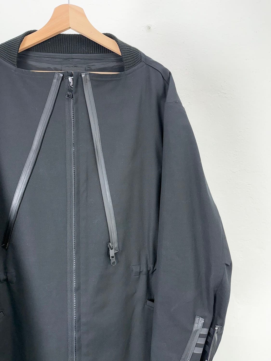 y-3 블랙 크로스 지퍼 개버딘 울 롱 자켓 상품이미지3