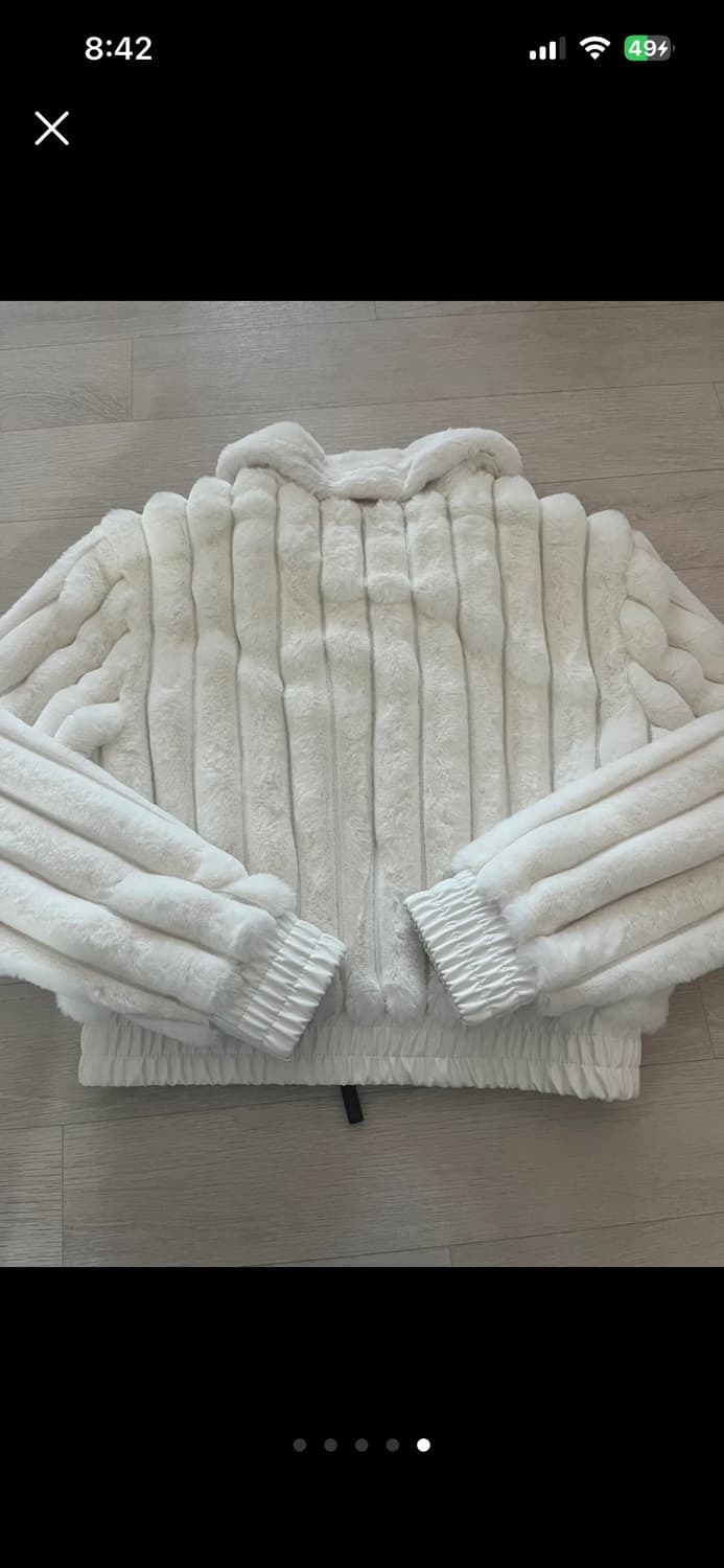 오아이오아이 컬렉션 로제 퍼 자켓 화이트 상품이미지5