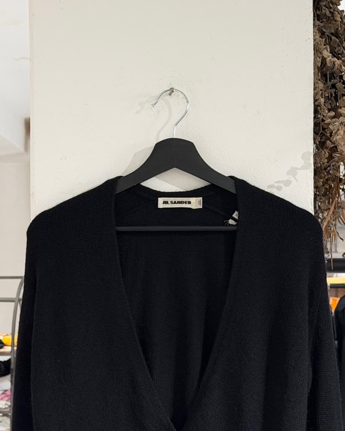 질샌더 블랙 딥 브이넥 캐시미어 니트 롱 슬리브 상품이미지4