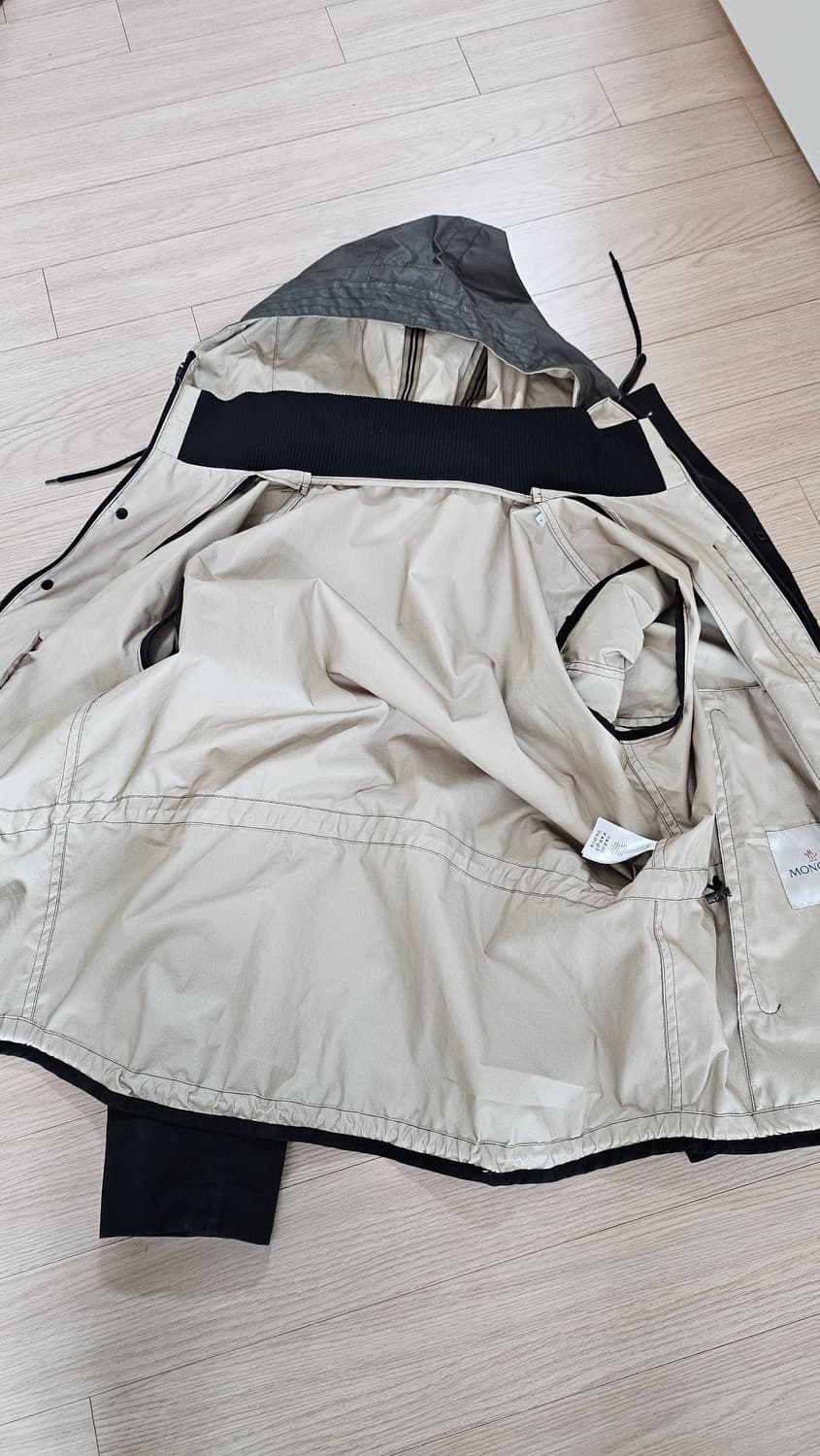 [A] 몽클레어 남성 바람막이 자켓 3호 상품이미지3