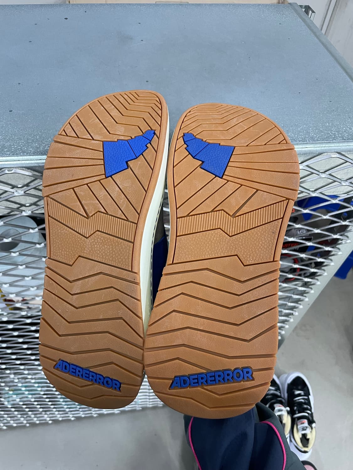 아더에러 로그 바우스 그레이 280 상품이미지6