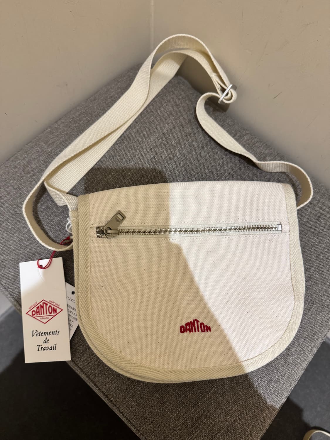 단톤 캔버스 숄더백 화이트 상품이미지1