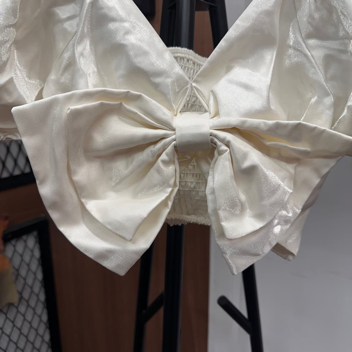 Ivory Big Ribbon Off-Shoulder Top  상품이미지4