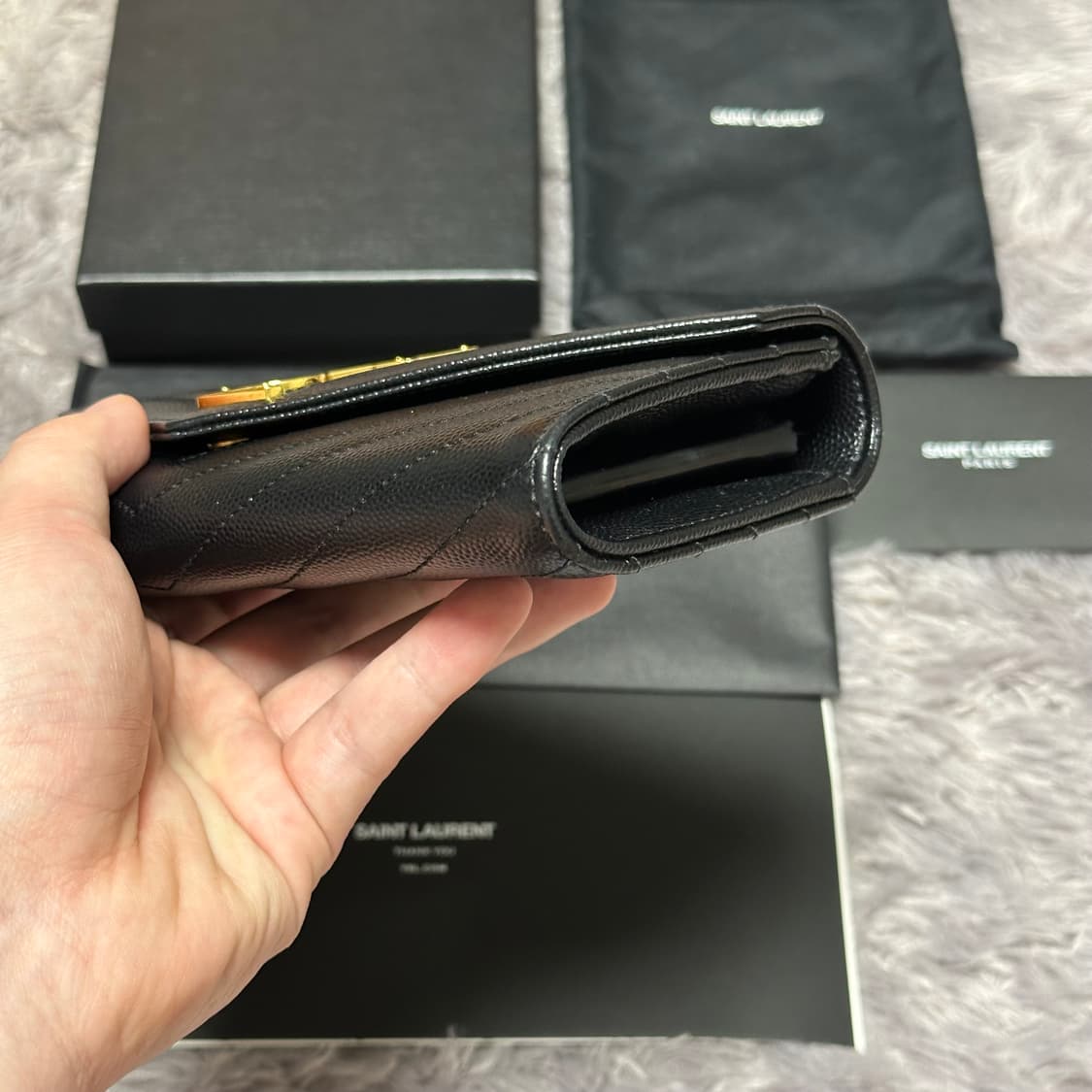 [풀구성] 입생로랑 마틀라세 엔벨로프 장지갑 블랙 상품이미지5