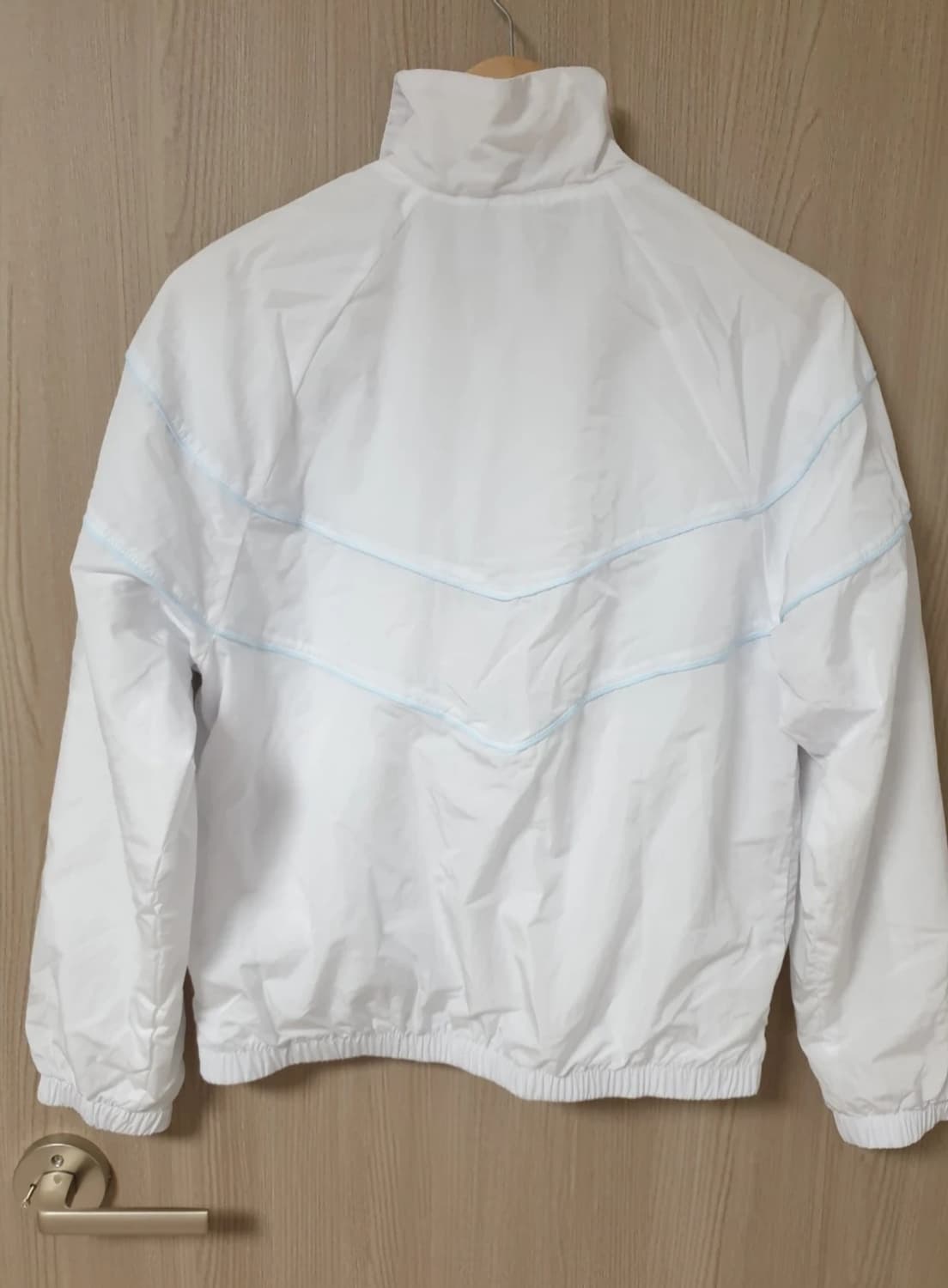 나이키 윈드러너자켓 화이트 여성s 새상품 상품이미지2