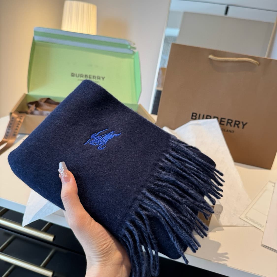 버버리숙녀 리버서블 스카프100% 램스울
 상품이미지2