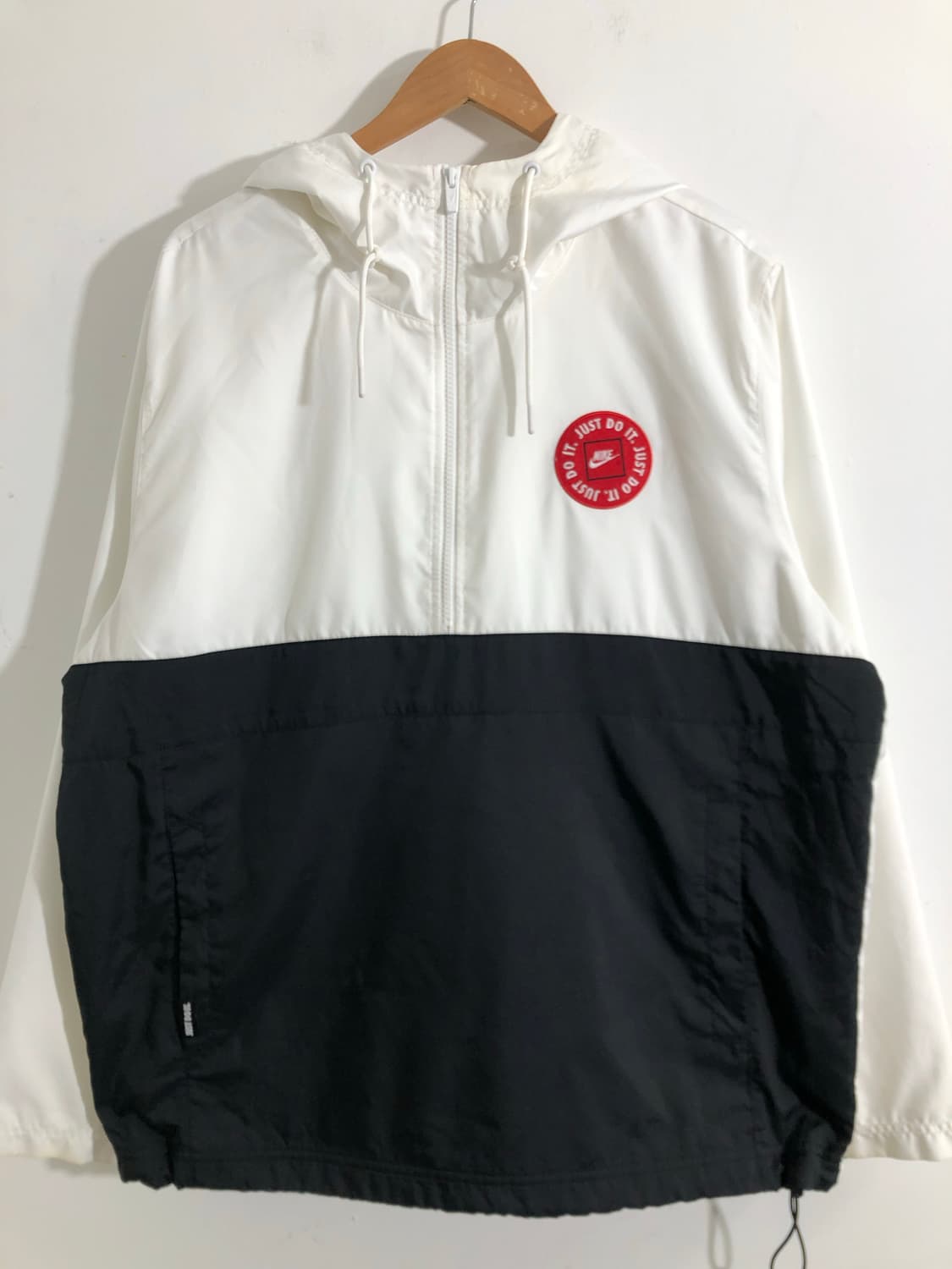 나이키 화이트 블랙 빅로고 아노락 바람막이 Xl  상품이미지5