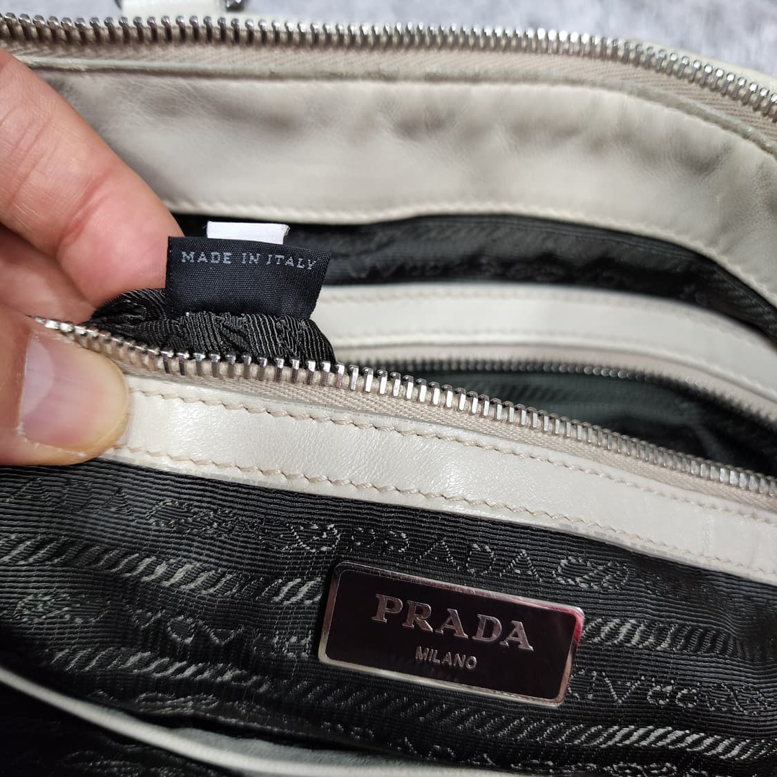 프라다 레더 빅토트백 숄더백 크로스백 상품이미지10