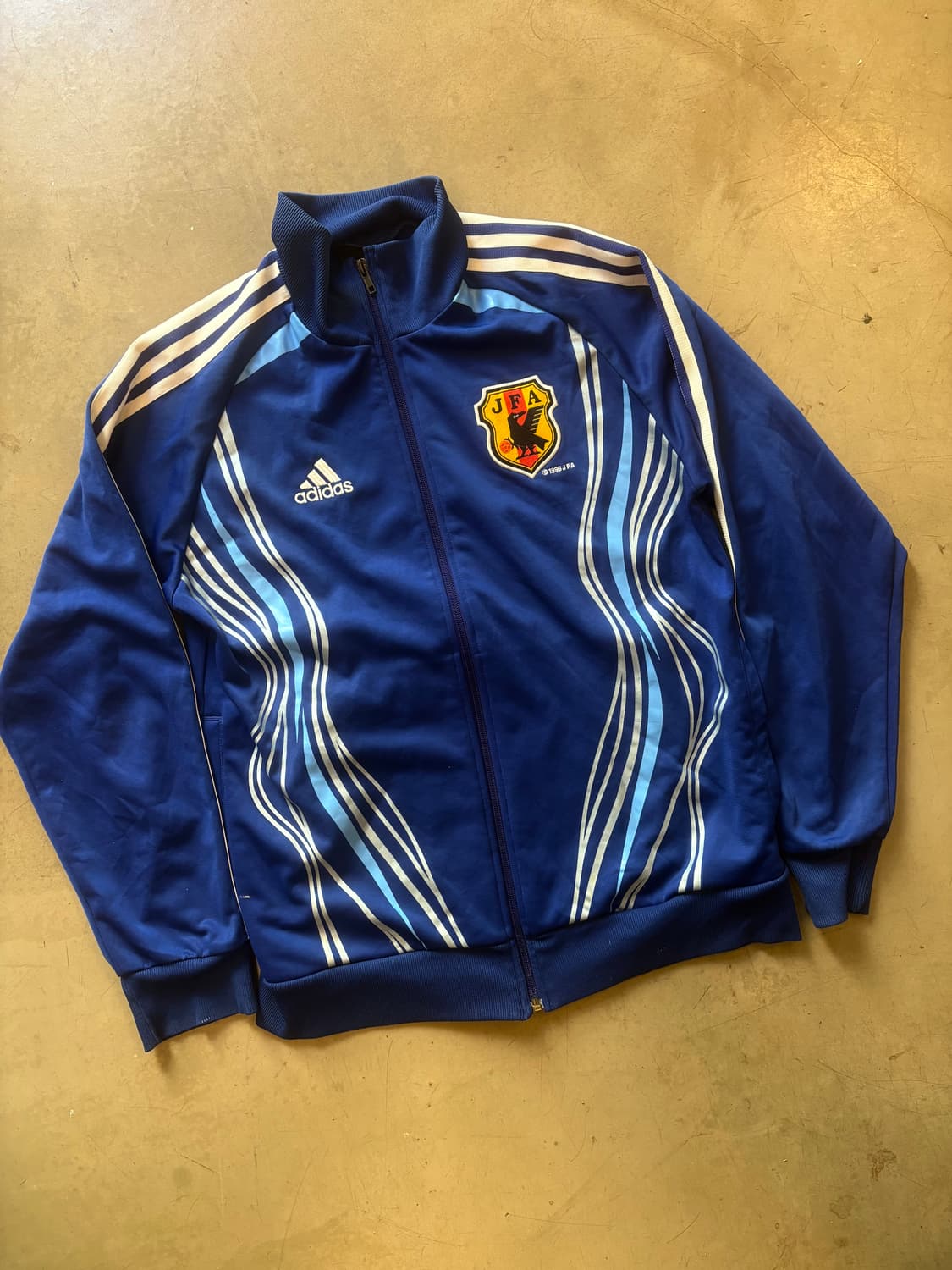 06-08 아디다스 일본 국가대표 트랙탑 상품이미지1