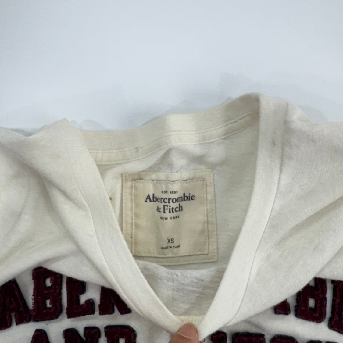 Abercrombie 아베크롬비 스펠아웃로고 아이보리 반팔 상품이미지5