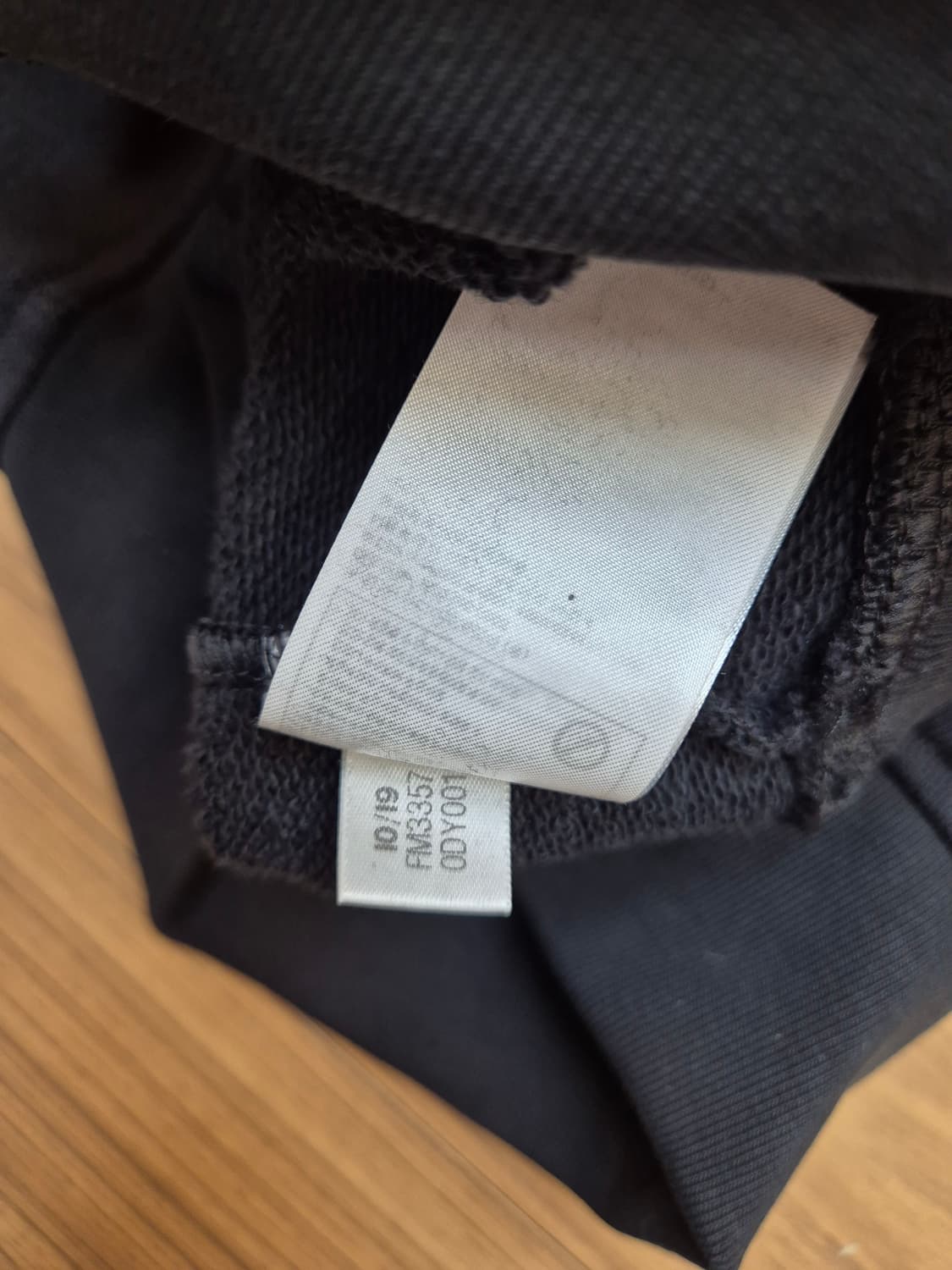 아디다스 카모 크루 맨투맨 2XL사이즈 판매합니다. 팔 부분에 카모 패턴 상품이미지5