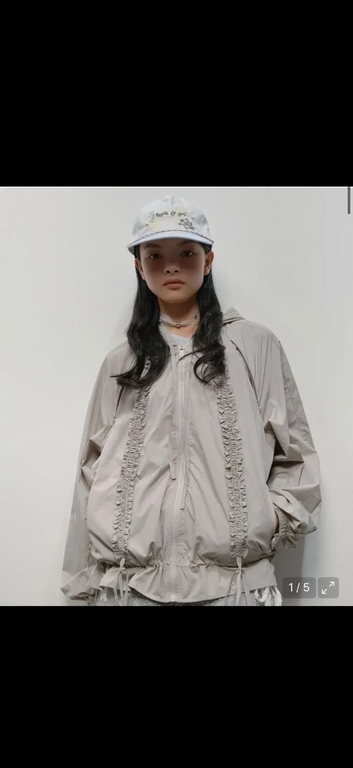 타입서비스 Ruffled Raglan Zip Hoodie 상품이미지1