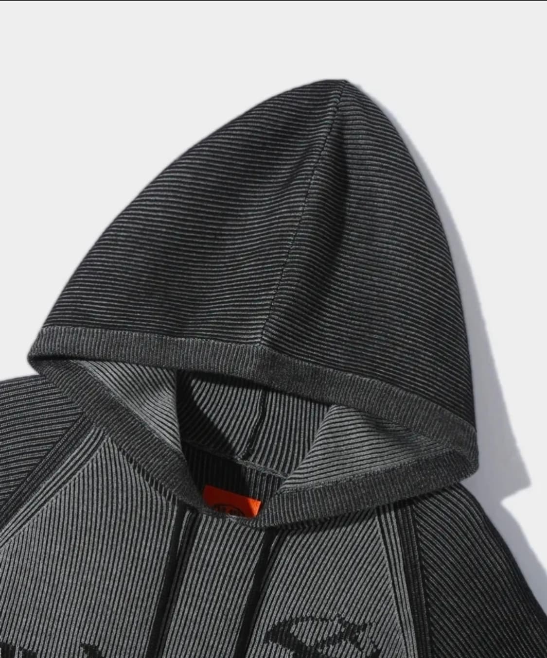 (남녀공용)디미트리블랙 VLAD 아이덴티티 투톤 반팔 후드 니트 상품이미지4