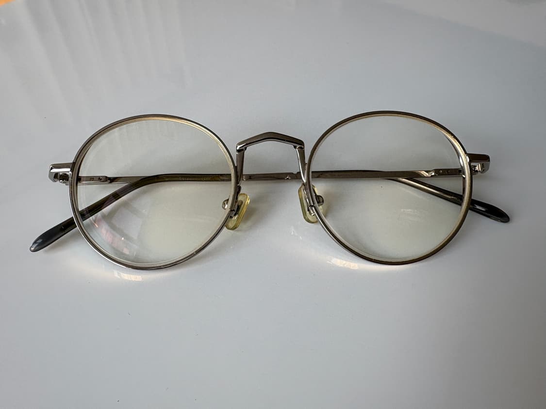 젠틀몬스터 리버티 Liberty Col.02 은색 안경테 상품이미지1