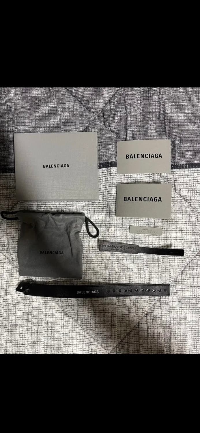 발렌시아가 레더 로고 팔찌 상품이미지1