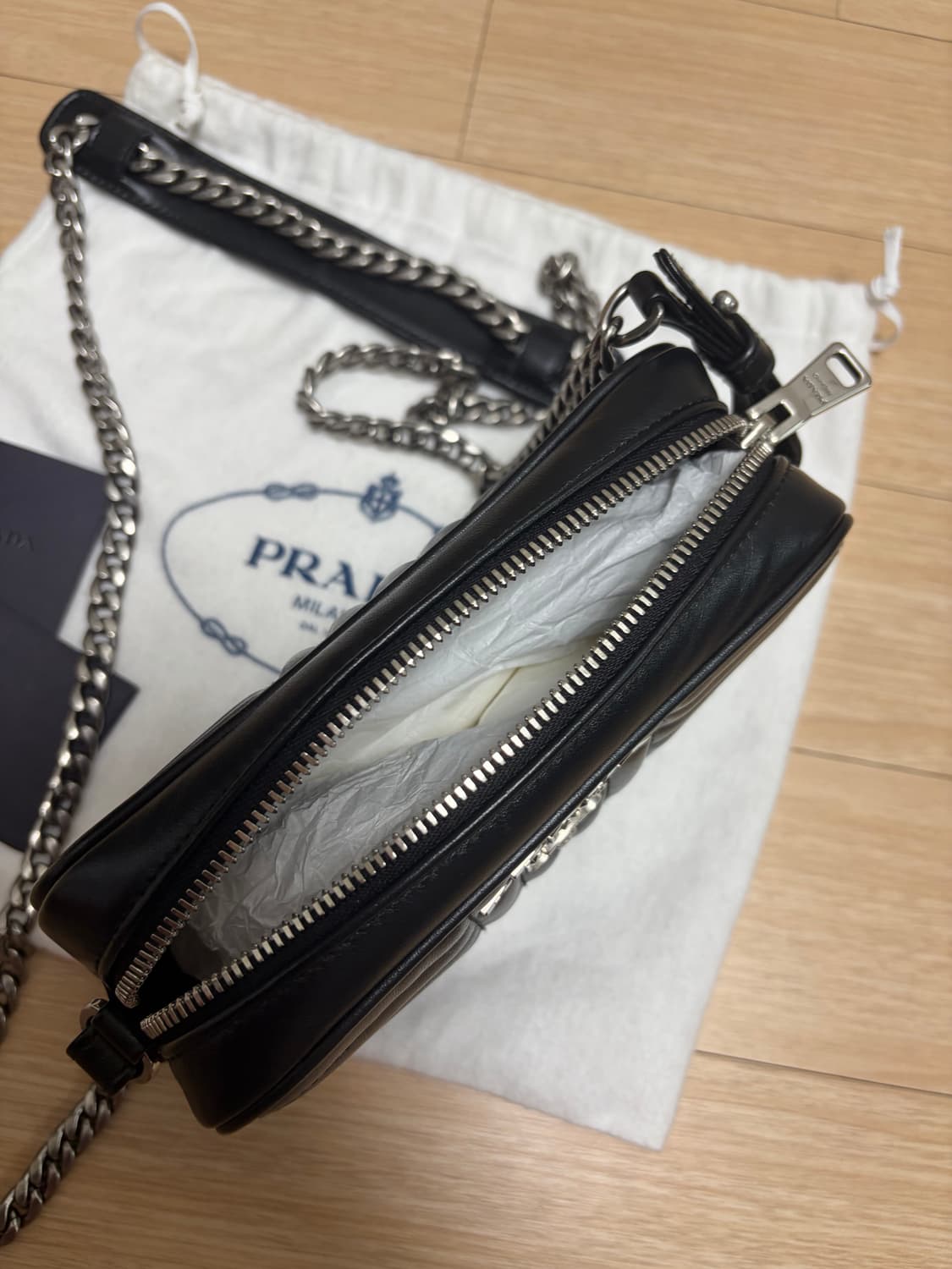 프라다 벤다이어그램 체인 카메라백 상품이미지6