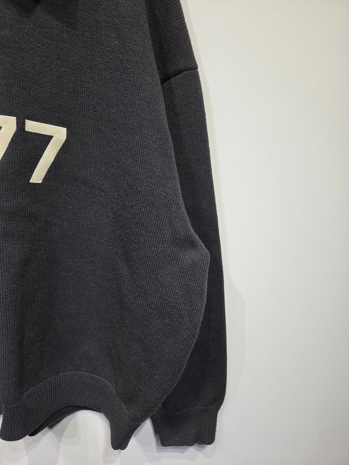 에센셜 피어오브갓 1977 니트 폴로 차콜 상품이미지5