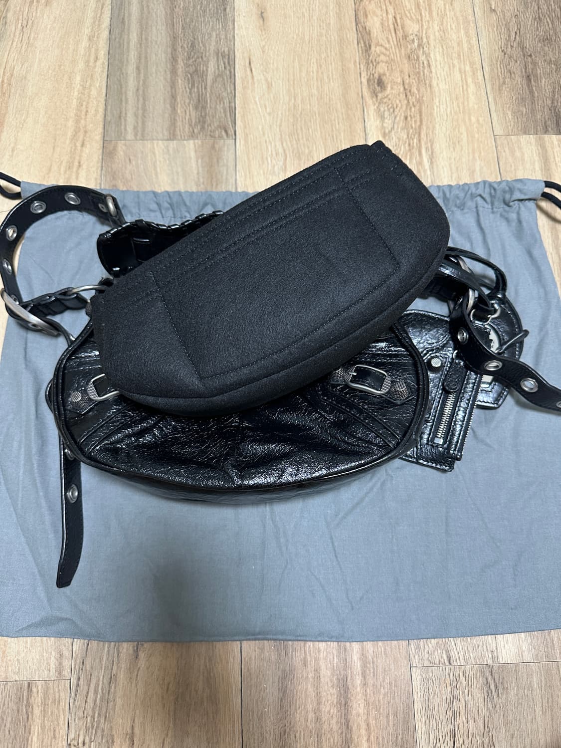 발렌시아가 르카골 XS 블랙 (카드 참, 이너백 포함) 상품이미지10