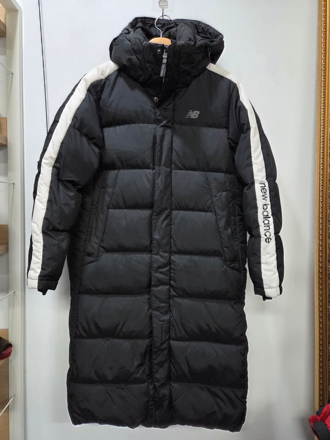 뉴발란스 다운 롱패딩 블랙 화이트 라인 95 남녀공용 상품이미지1