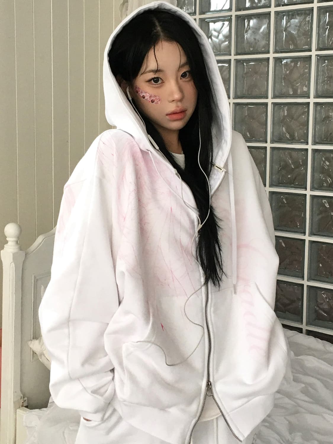 러브이즈트루 캐캐체 후드집업 화이트 상품이미지1