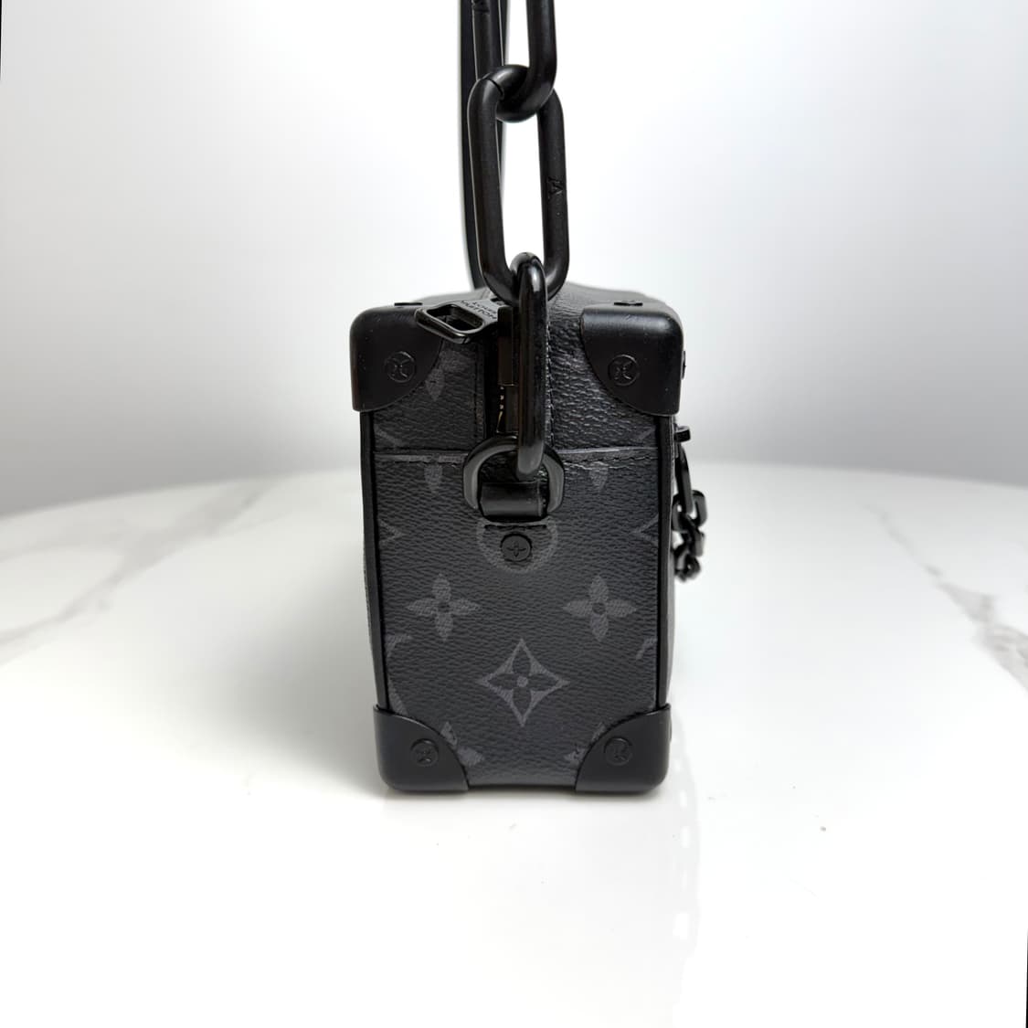 루이비통 이클립스 소프트트렁크 크로스백 상품이미지5