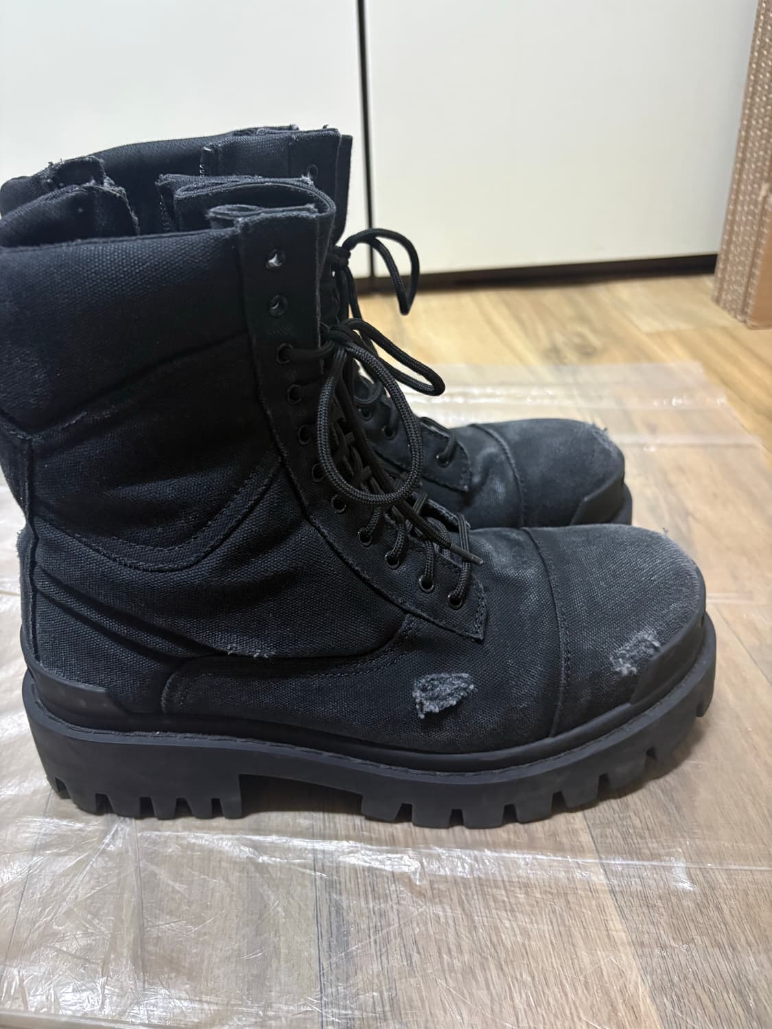 [40] 발렌시아가 컴뱃 스트라이크 20mm 부츠 블랙 팝니다 상품이미지4