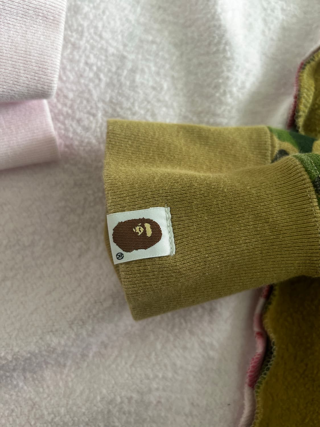 베이프 ABC 카모 세퍼레이트 샤크 풀집 후드집업 핑크/그 상품이미지5