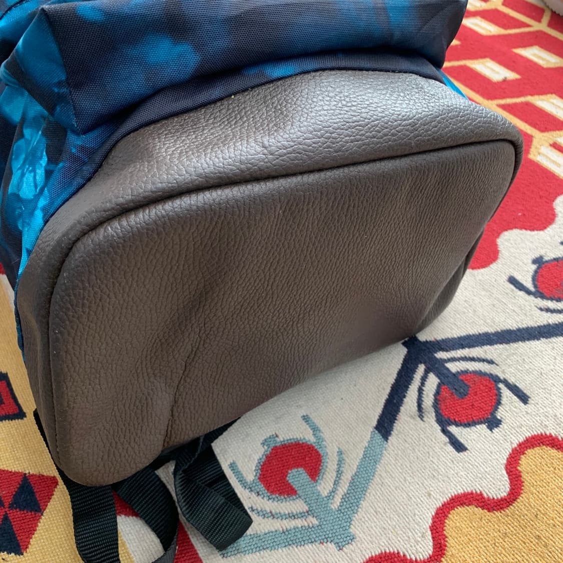 EASTPAK 이스트팩 와이오밍 가죽 배색 플라워 백팩 가방 상품이미지5