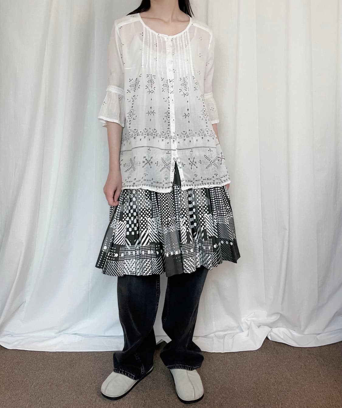 Ethnic Embroidery Ruffle Blouse – White 상품이미지1