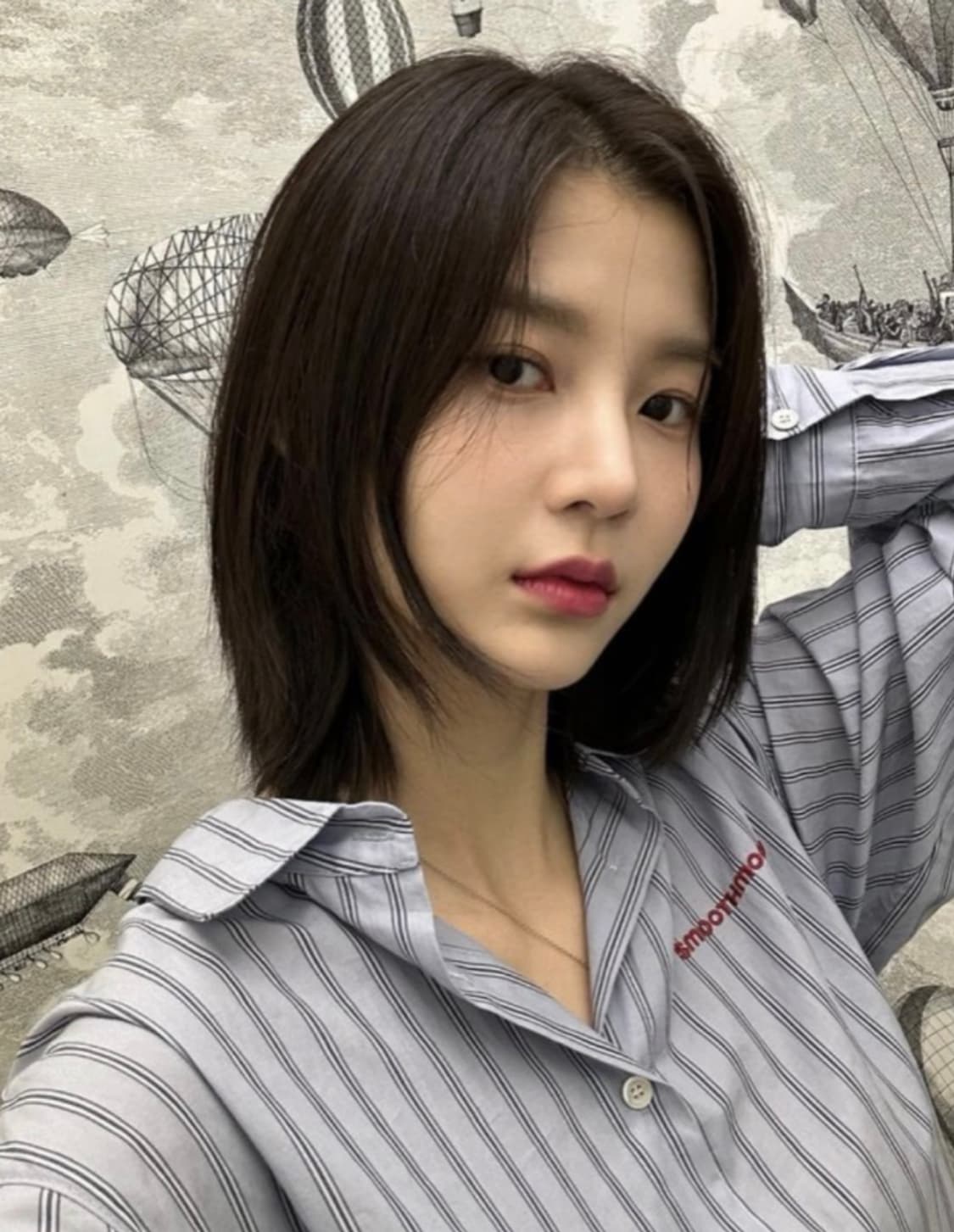 스무드무드 에버딘 스트라이프 셔츠 임현주착용 상품이미지1