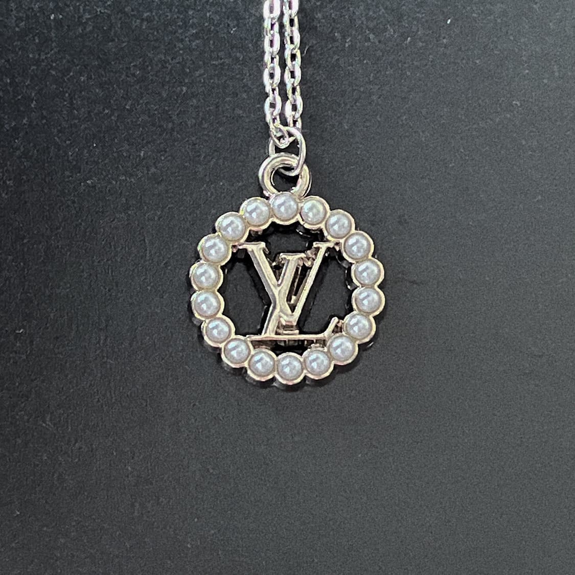 루이비통 LV 라운드 펄 실버 업사이클링 목걸이 상품이미지3