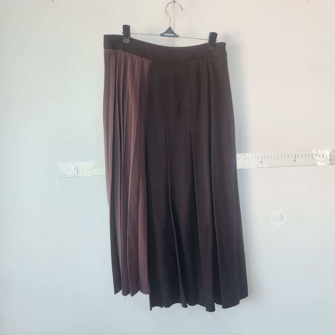 마쥬 투톤 플리츠 롱 스커트 상품이미지1