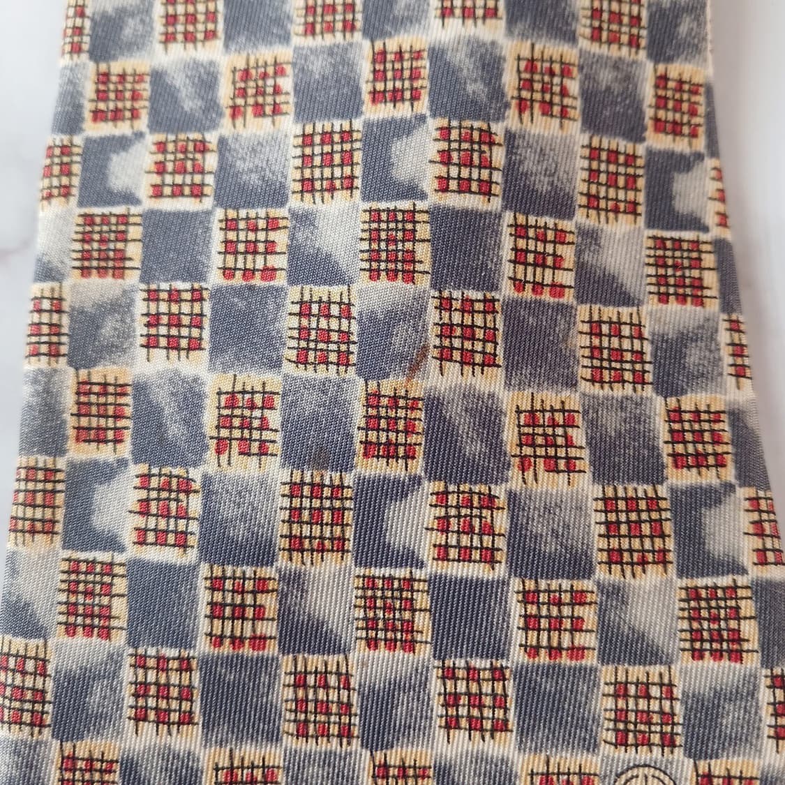 던힐 실크 그레이&골드 체크 패턴 넥타이 9.8cm A등급 A19141
 상품이미지8