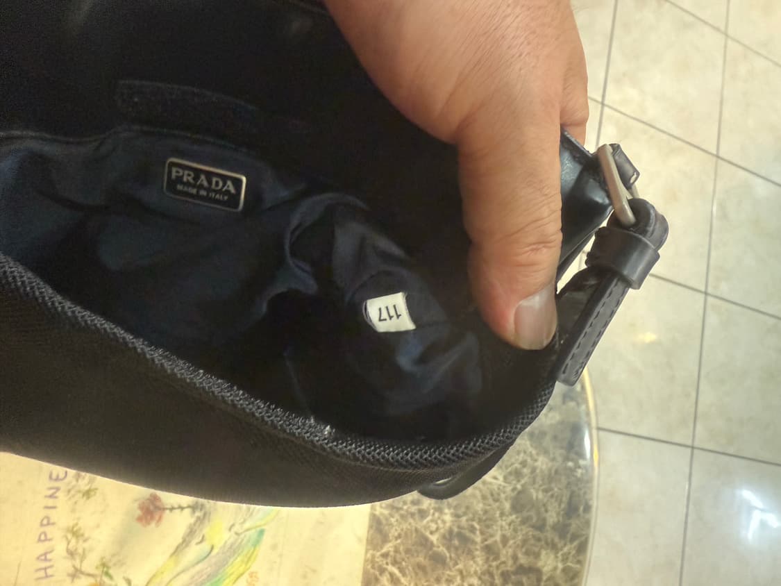 정품 프라다 나일론 크로스백 팝니다 상품이미지10