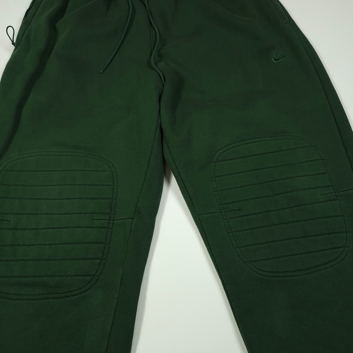 나이키 테크팩 스웻팬츠 그린 상품이미지3
