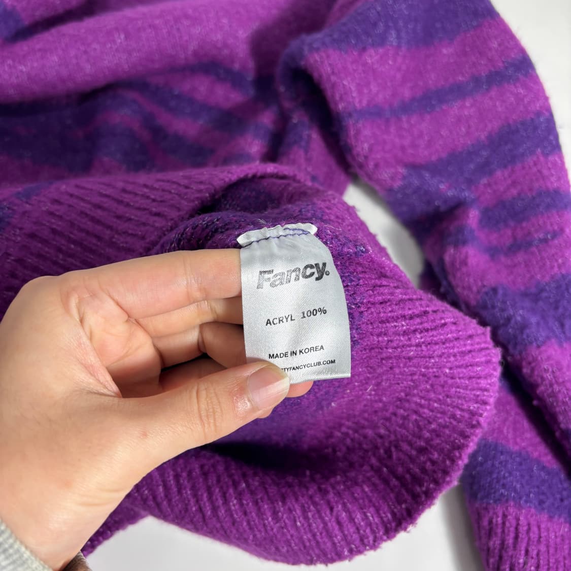 OS 팬시클럽 퍼플 루즈오버핏 라운드 보카시니트 상품이미지5