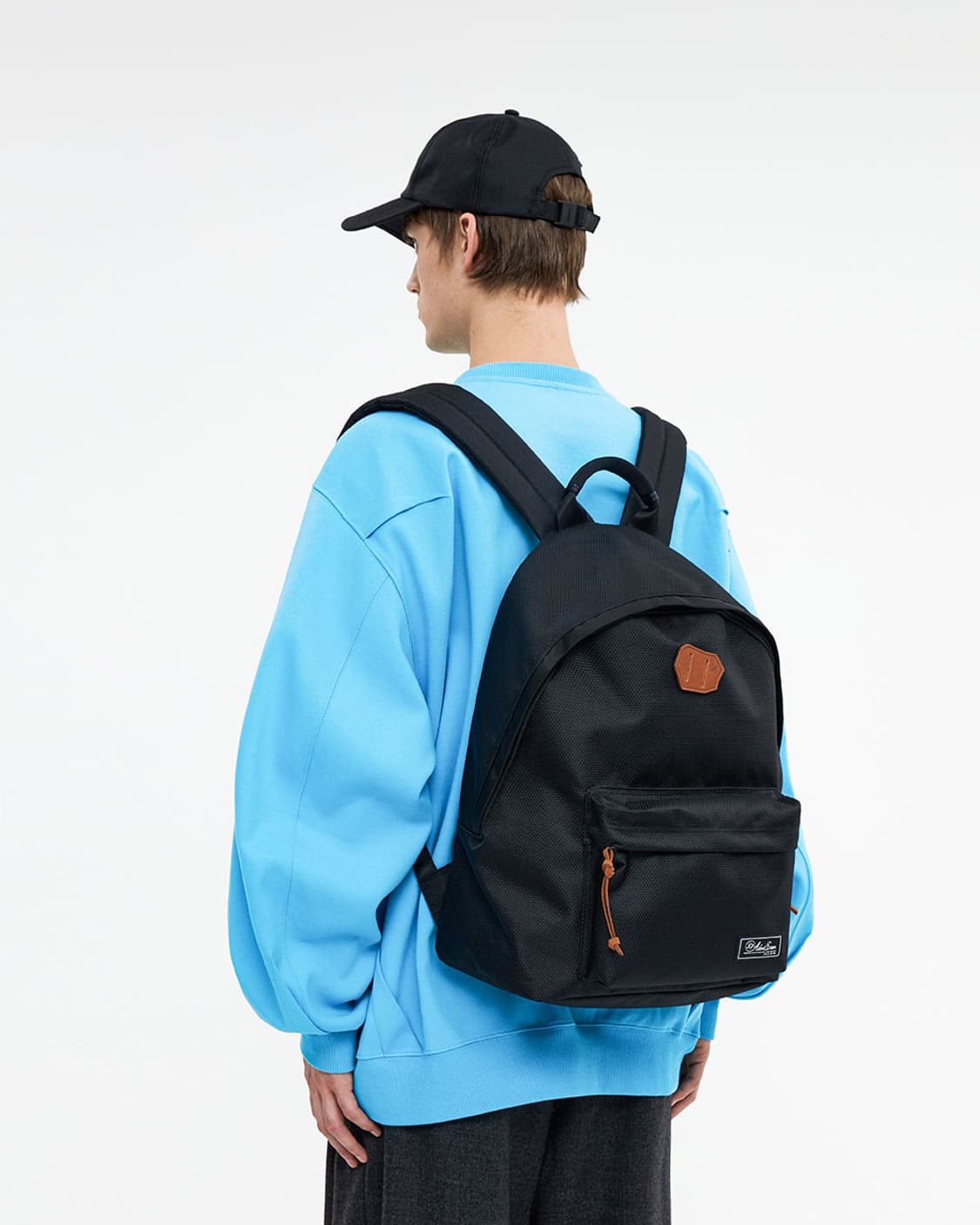 아더에러 플러그 느와르 백팩 상품이미지2