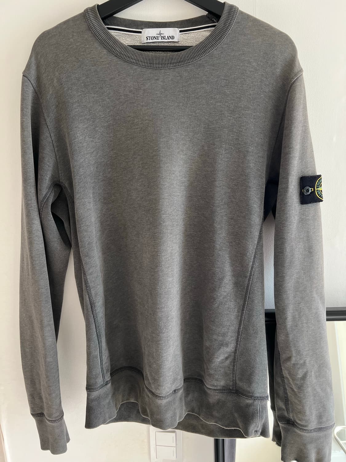 스톤아일랜드 그레이 맨투맨 상품이미지2