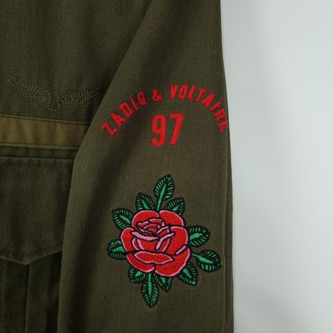 [쟈딕앤볼테르] 멀티 그래픽 자수 밀리터리 자켓 카키 P01540 상품이미지8