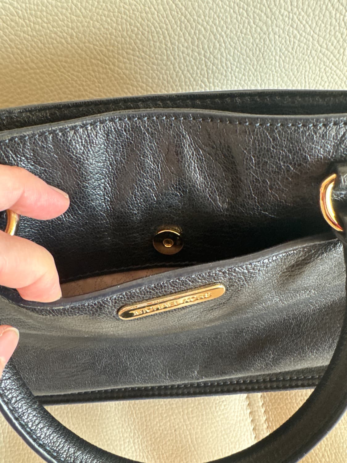 마이클 코어스 네이비 가죽 숄더백 상품이미지6