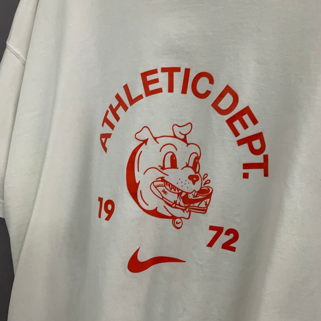 XL 나이키 불독 프린팅 반팔티 상품이미지3