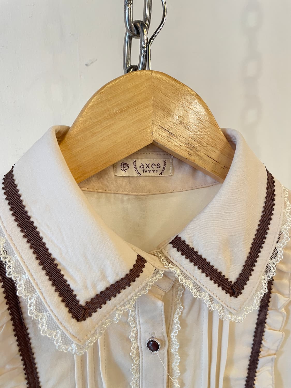 axes femme 엑시즈팜 브라운 라인 아이보리 블라우스 상품이미지3