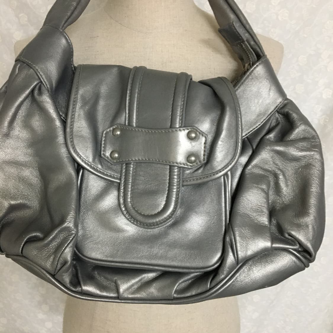 Y2K 무드 실버 레더 숄더백 상품이미지2