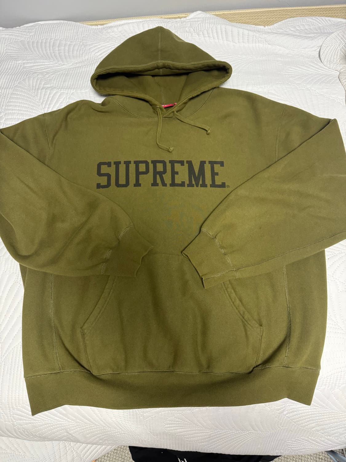 [XXL] 슈프림 바시티 후드 스웨트셔츠 다크 올리브 - 23FW 상품이미지1