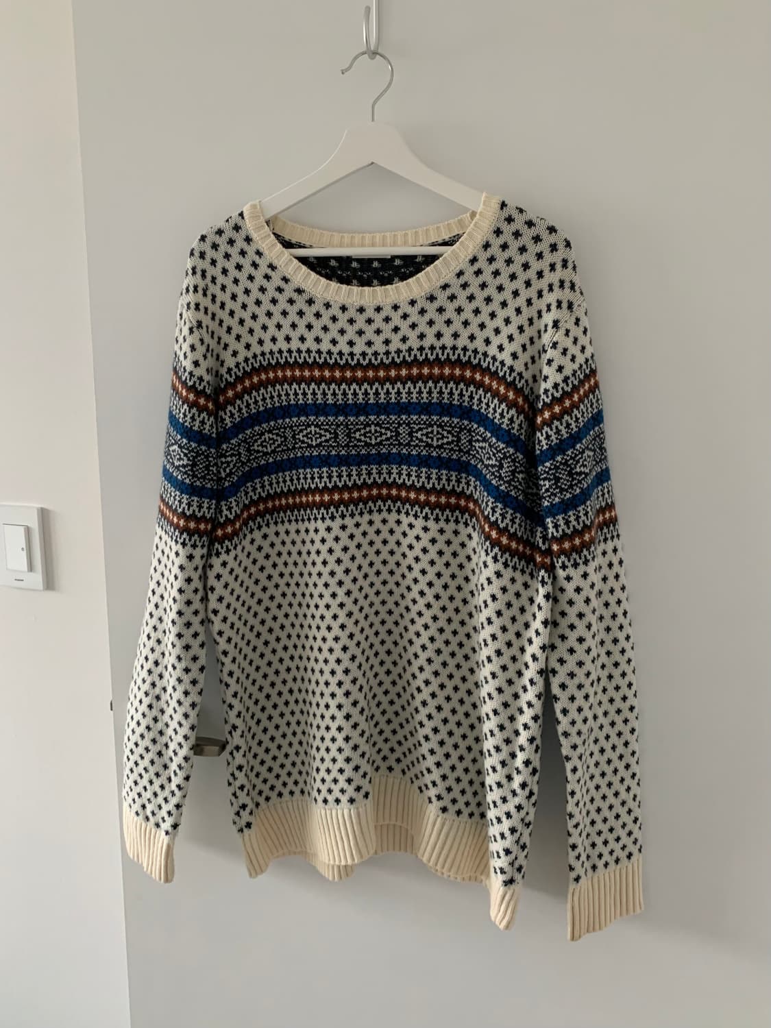 아이보리 배색 니트 상품이미지1