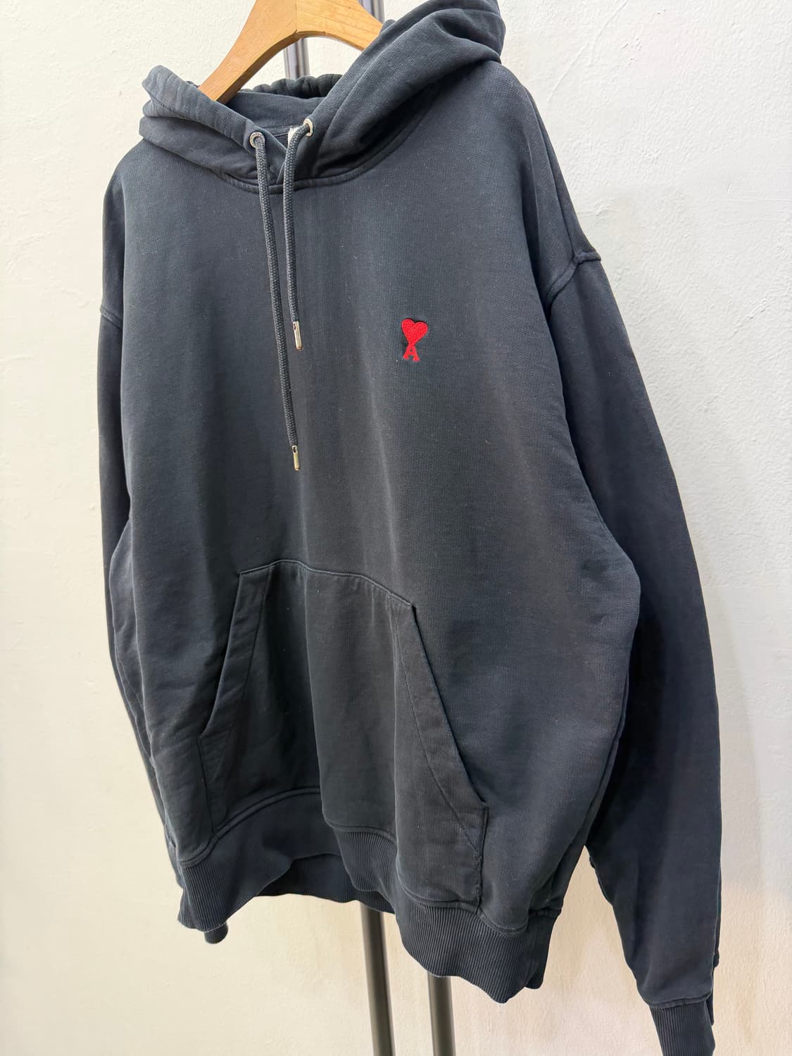 정품) 아미 스몰 하트 블랙 후드티 L 상품이미지3