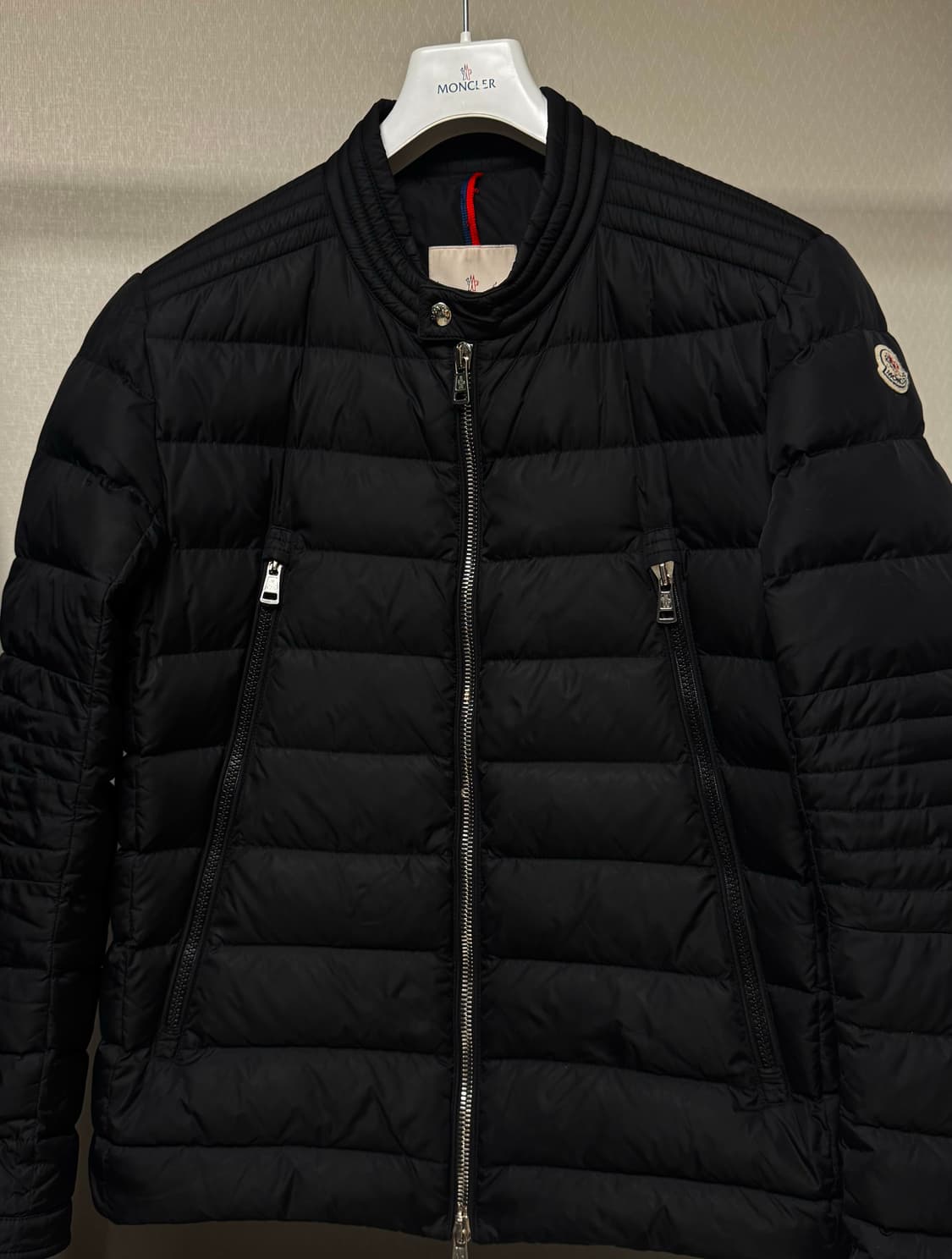 몽클레어 아미오 바이커 패딩 6(105-110) 블랙 상품이미지1