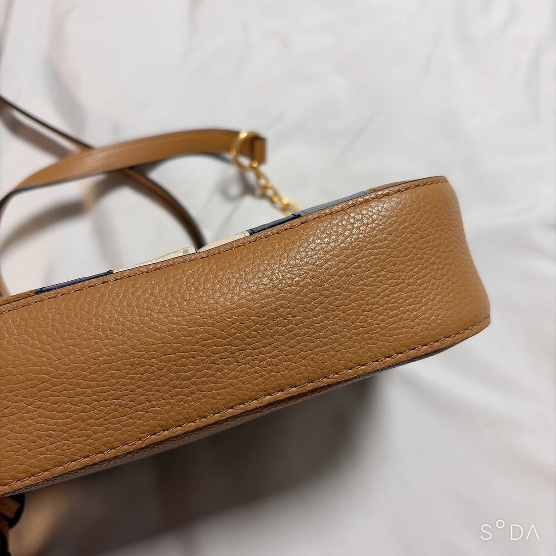 토리버치 스트라이프 크로스백 상품이미지4