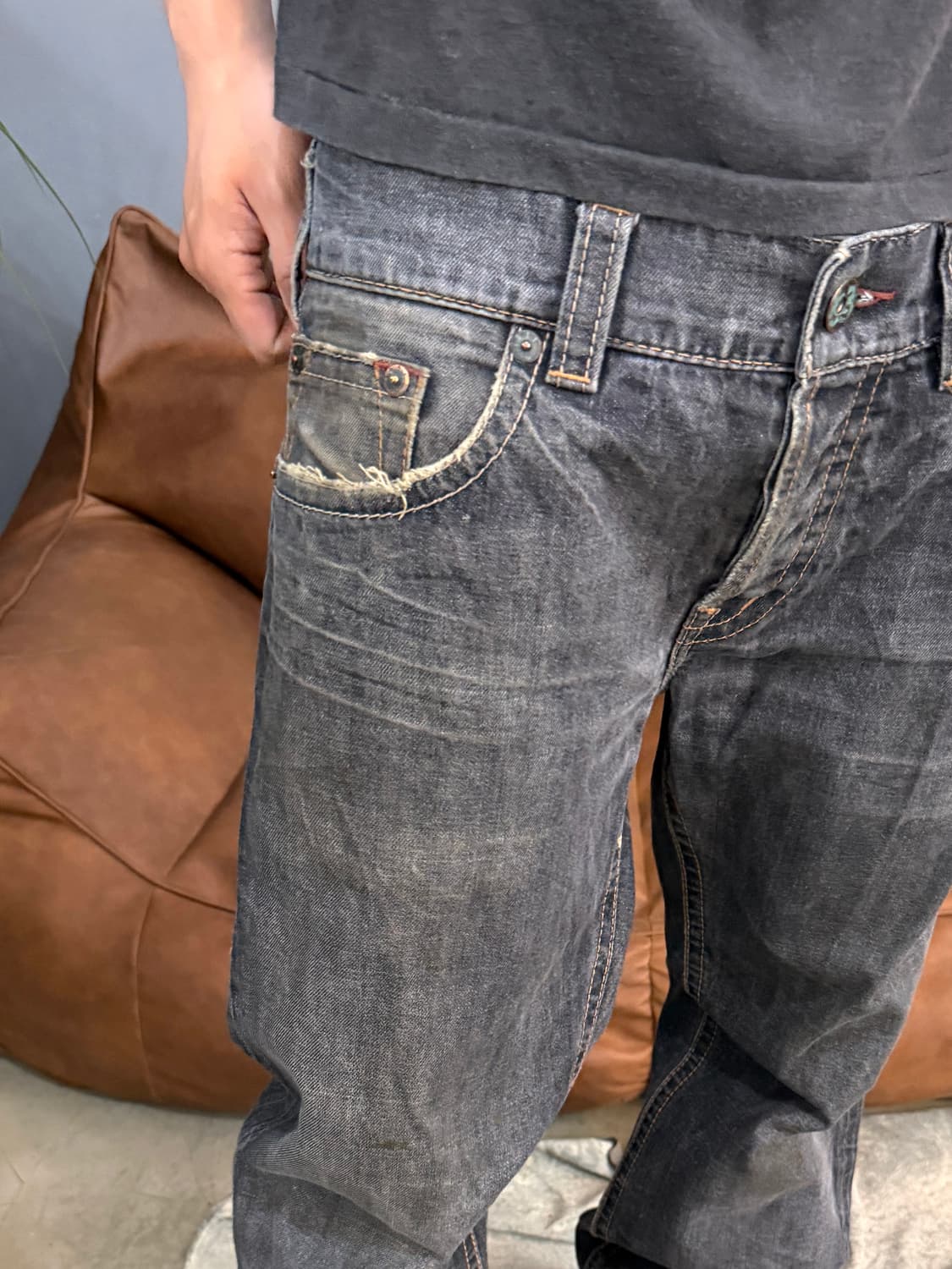 그레이 워싱 루즈핏 데님 팬츠 상품이미지5