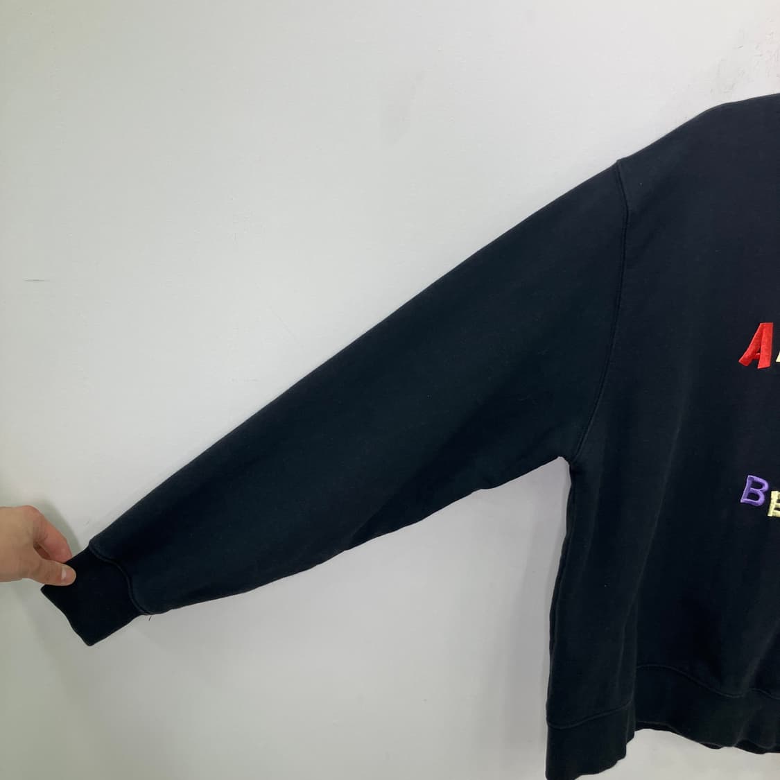 앤더슨벨 블랙 자수 로고 스웨트셔츠 S 상품이미지6